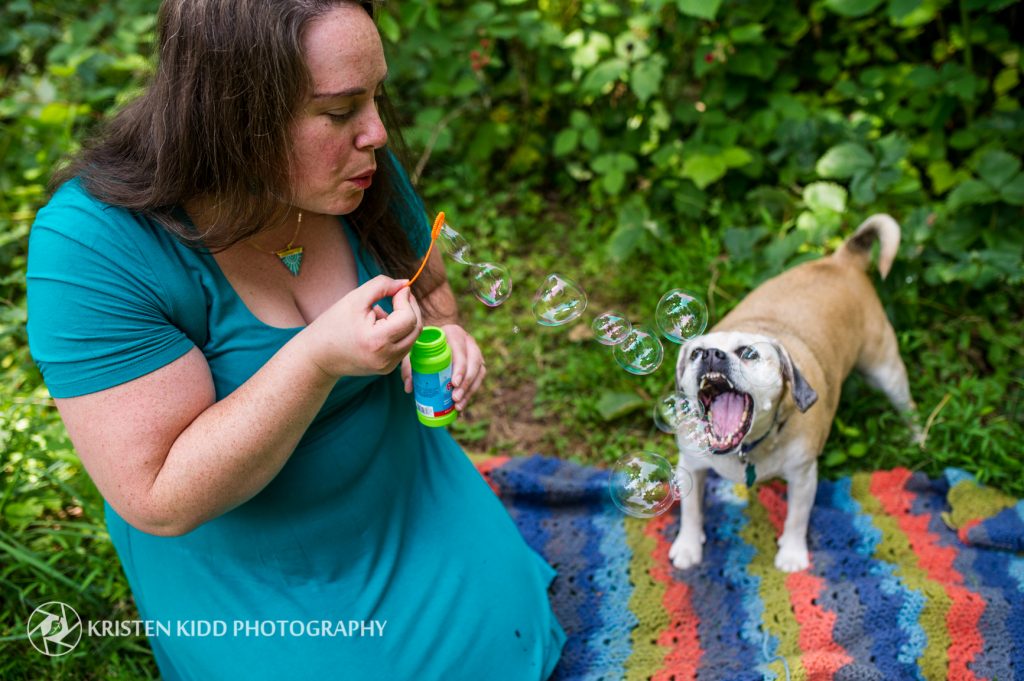 summer outdoor dog photo session with bubbles